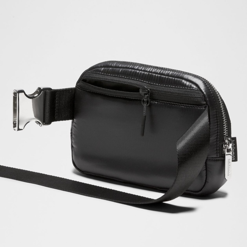🆕 LULULEMON ATHLETICA Everywhere Belt Bag Wunder Puff Shine Black 1L NWT - Picture 4 of 17